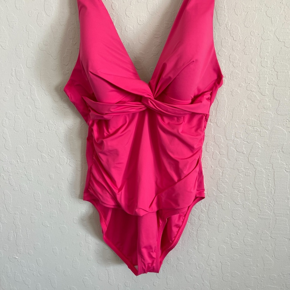La Blanca Island Goddess Twist Front Ruched One Piece Swimsuit 14 Pink Beach - Picture 5 of 7